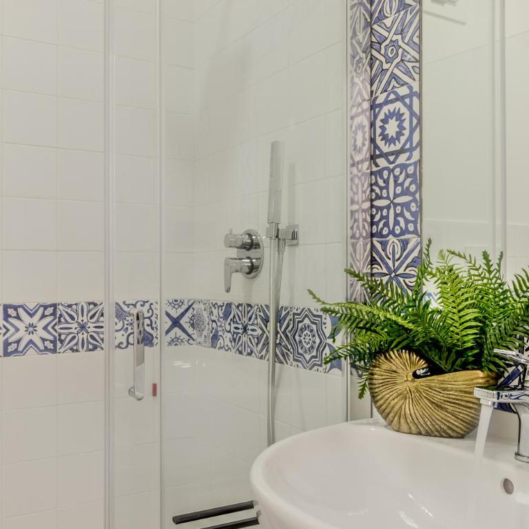 Artis Rooms Guesthouse - Camera Matrimoniale con Bagno Privato Esterno - 4