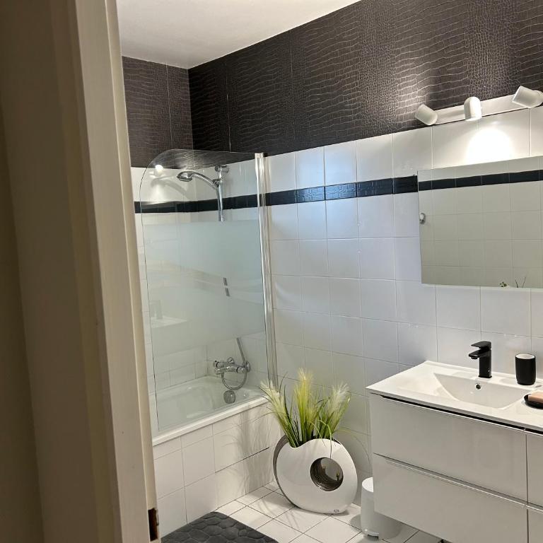 Très belle villa avec piscine - Villa avec Piscine Privée - 17