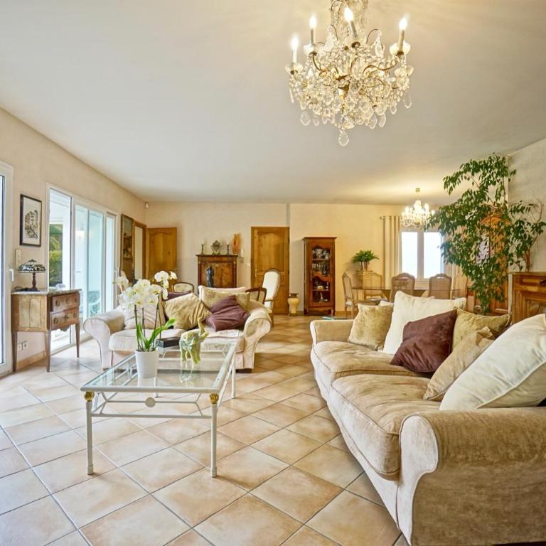 Très belle villa avec piscine - Villa avec Piscine Privée - 5