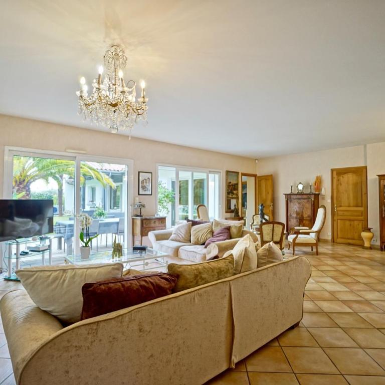 Très belle villa avec piscine - Villa avec Piscine Privée - 4