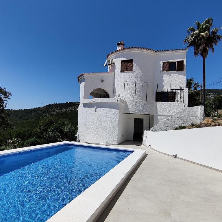 Villa with stunning sea views - Villa con piscina privada - 2