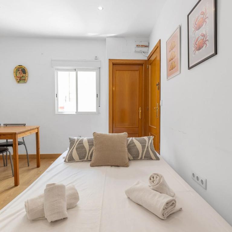 Sunny retreat near Alicante Central Market - Two-Bedroom Apartment - 15