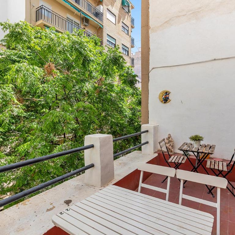 Sunny retreat near Alicante Central Market - Two-Bedroom Apartment - 2