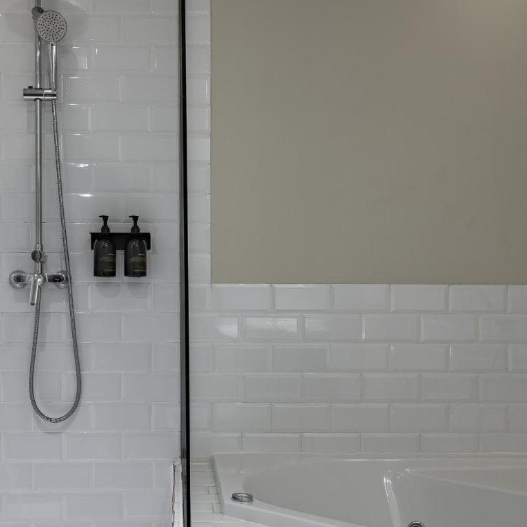 Ola Living Hostal Diagonal - Superior Double Room - 26