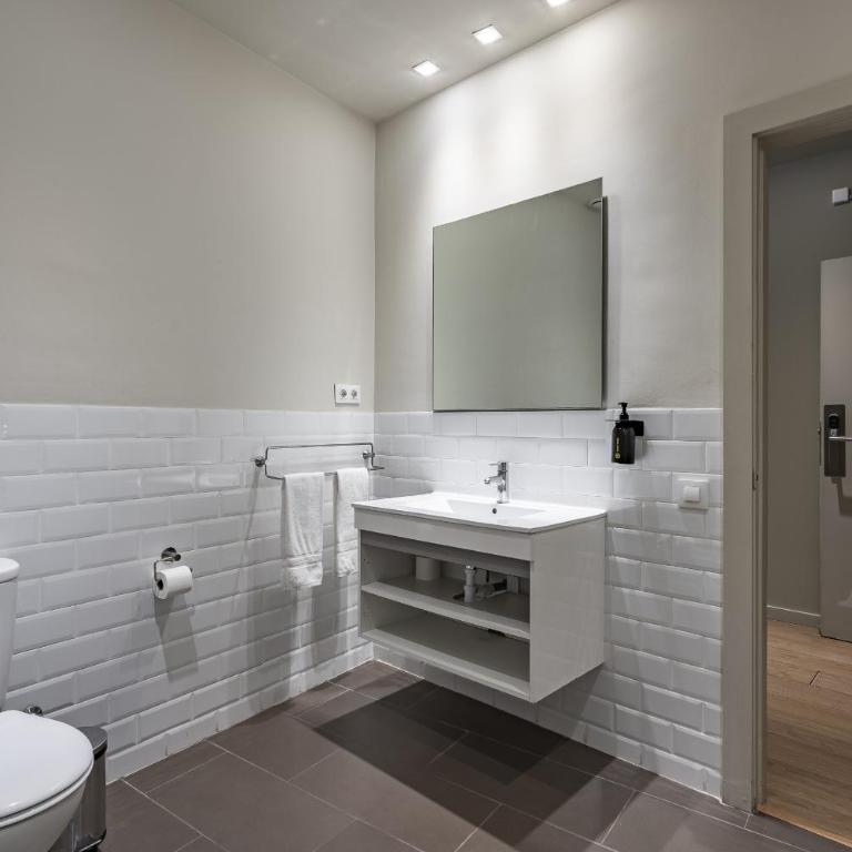 Ola Living Hostal Diagonal - Superior Double Room - 27