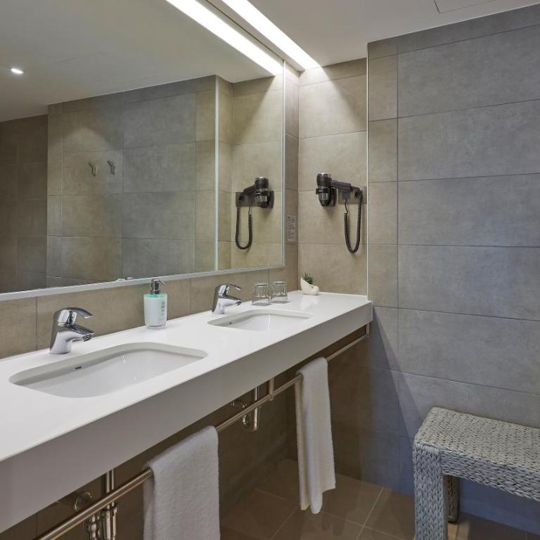 Hotel Omnium - Superior Triple Room - 10