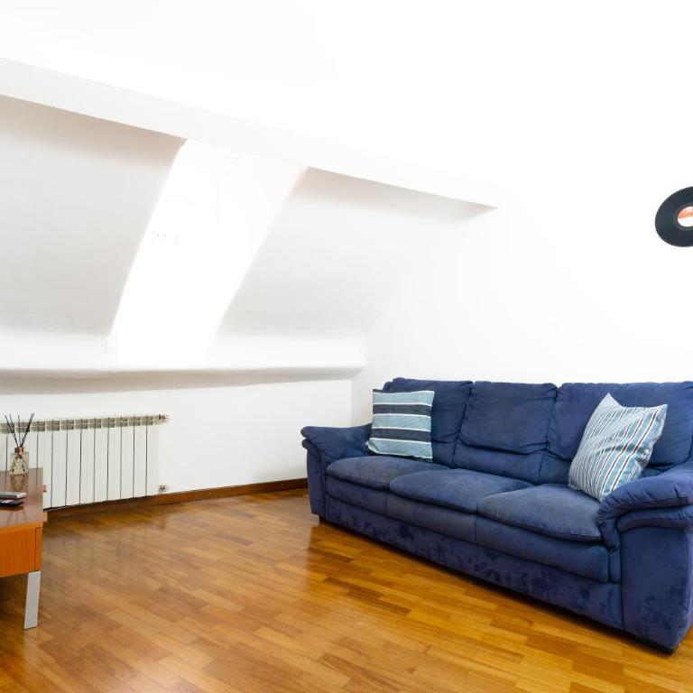 Airport & Sea, Large Music-Themed Apartment - One-Bedroom Apartment - 4
