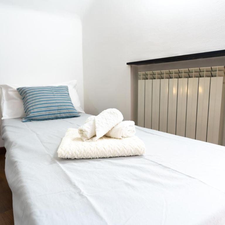 Airport & Sea, Large Music-Themed Apartment - One-Bedroom Apartment - 15