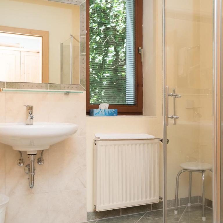 Fürbaß Haus - Double Room with Balcony - 3