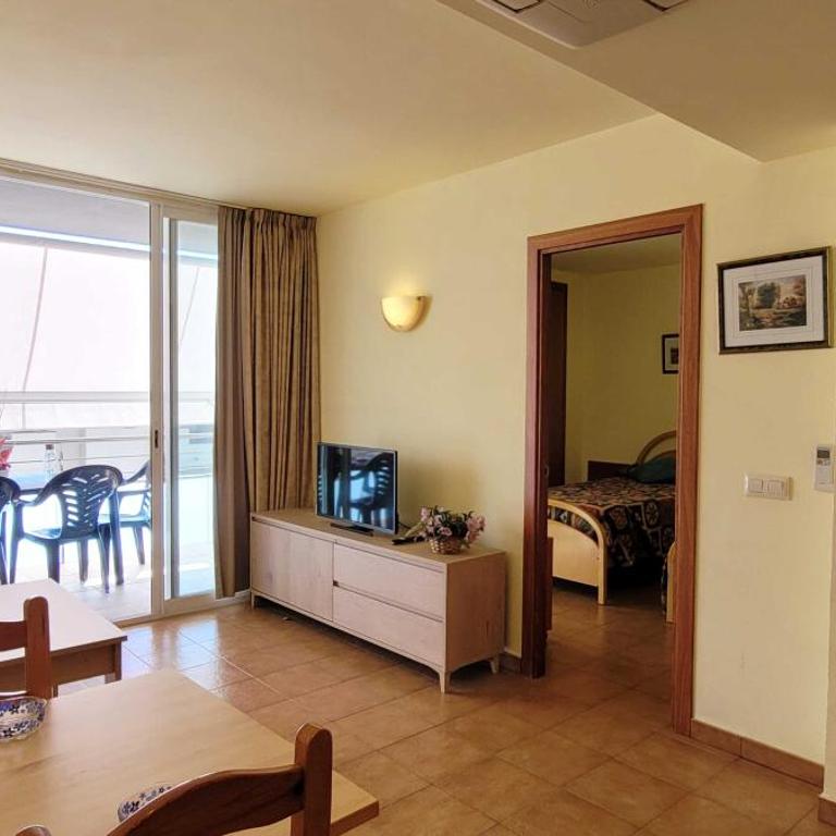 Miami II - One-Bedroom Apartment with Balcony and City View - 11