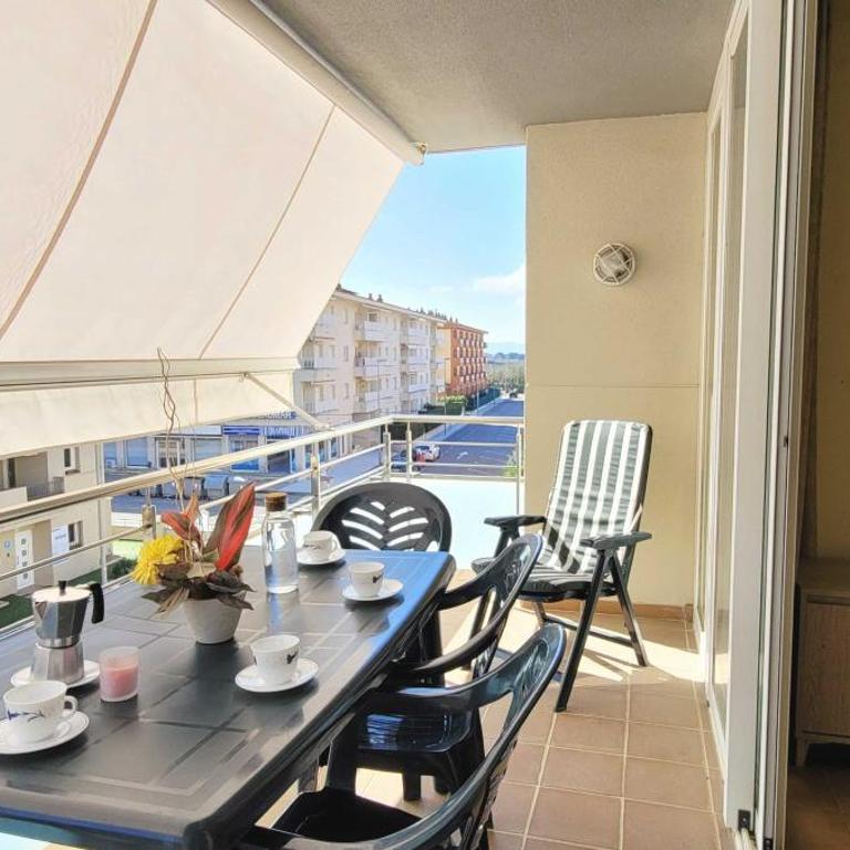 Miami II - One-Bedroom Apartment with Balcony and City View - 4