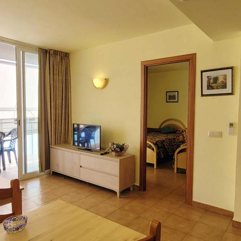 Miami II - One-Bedroom Apartment with Balcony and City View - 12