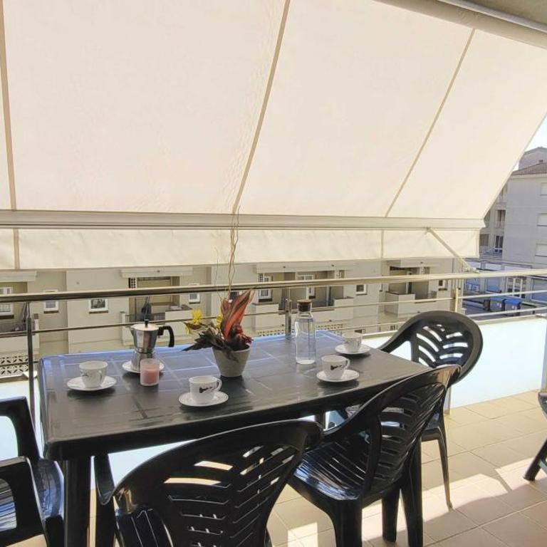 Miami II - One-Bedroom Apartment with Balcony and City View - 2