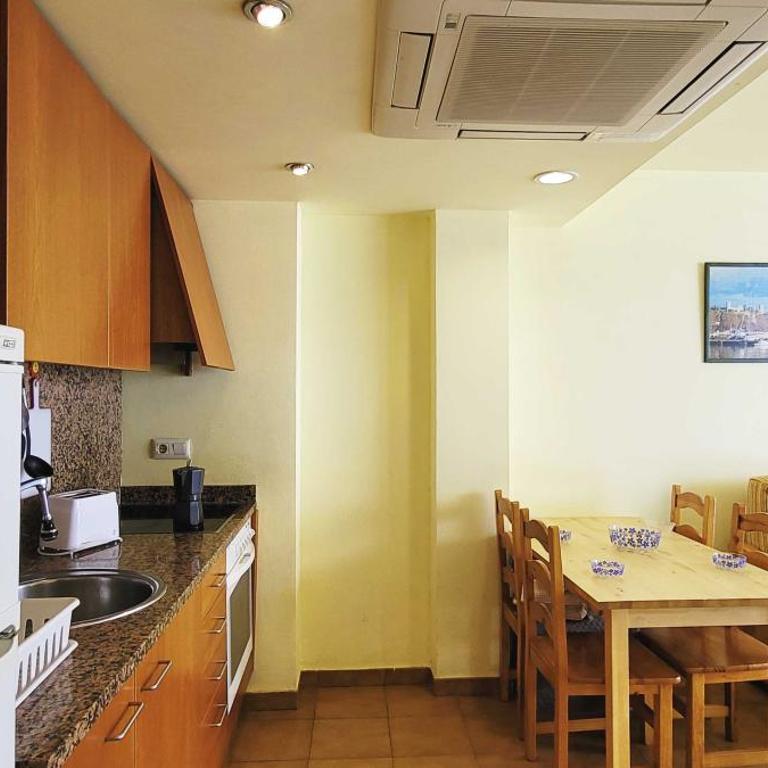 Miami II - One-Bedroom Apartment with Balcony and City View - 8