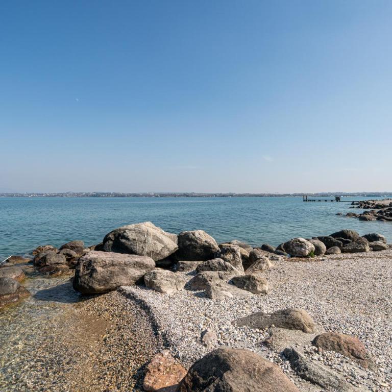 GuestHost - Flat 100m from Lake with Swimming Pool - Appartamento con 2 Camere da Letto - 25