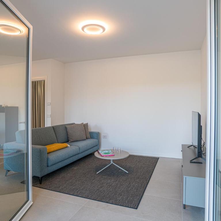 GuestHost - Flat 100m from Lake with Swimming Pool - Appartamento con 2 Camere da Letto - 11
