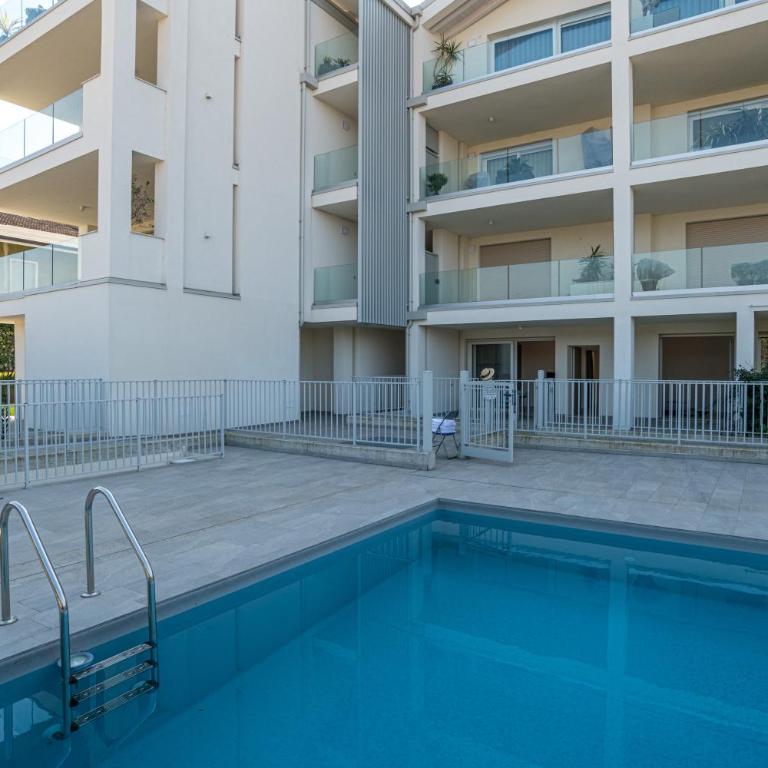 GuestHost - Flat 100m from Lake with Swimming Pool - Appartamento con 2 Camere da Letto - 20