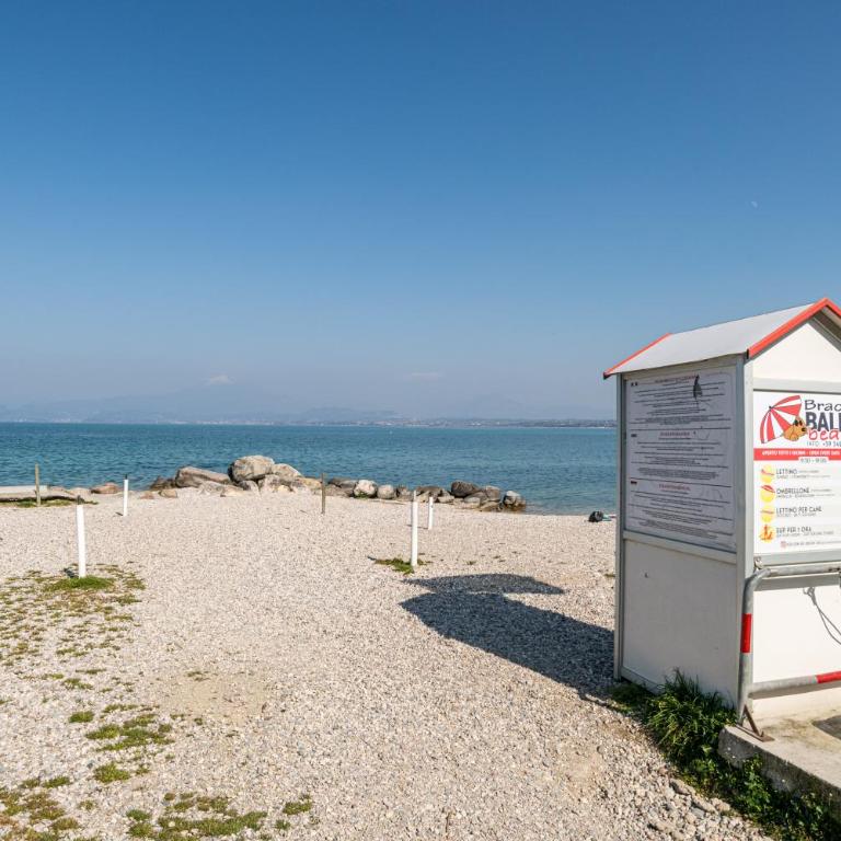 GuestHost - Flat 100m from Lake with Swimming Pool - Appartamento con 2 Camere da Letto - 28