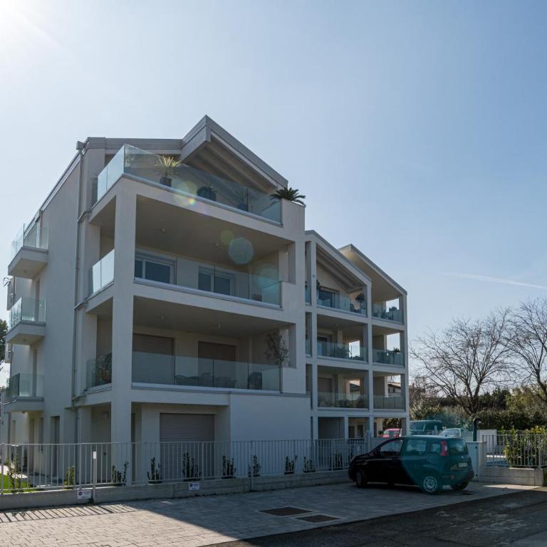 GuestHost - Flat 100m from Lake with Swimming Pool - Appartamento con 2 Camere da Letto - 23