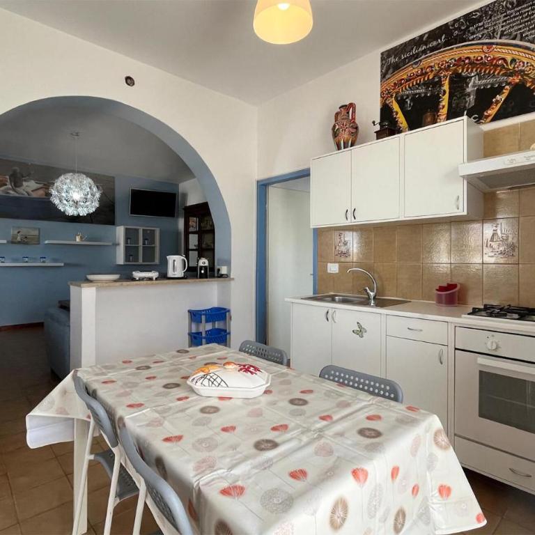 Stunning Apartment In Balestrate - Two-Bedroom Apartment - 2
