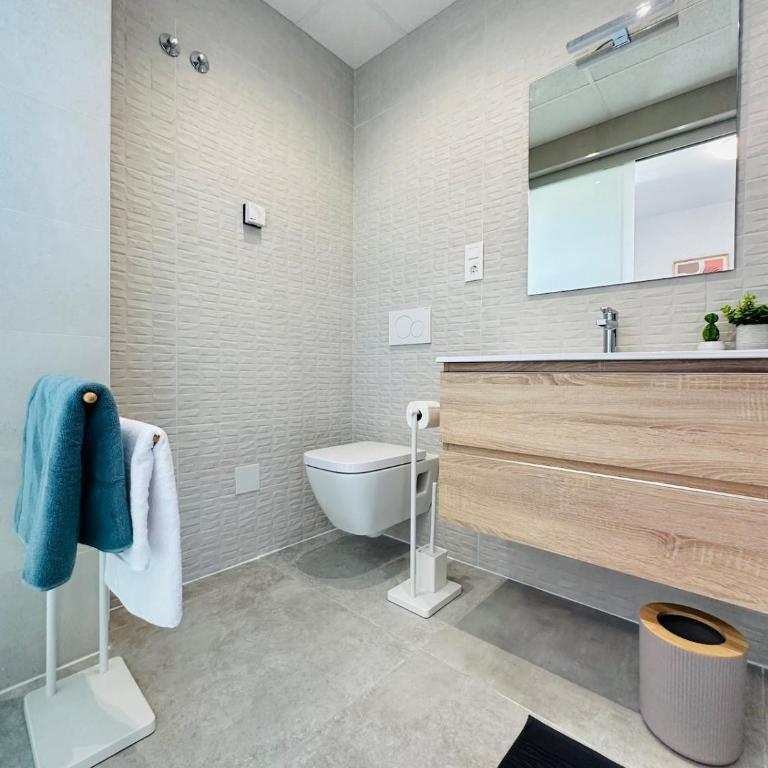 Beleef Spanje new luxury apartment with sea view - Apartamento de 2 dormitorios - 12