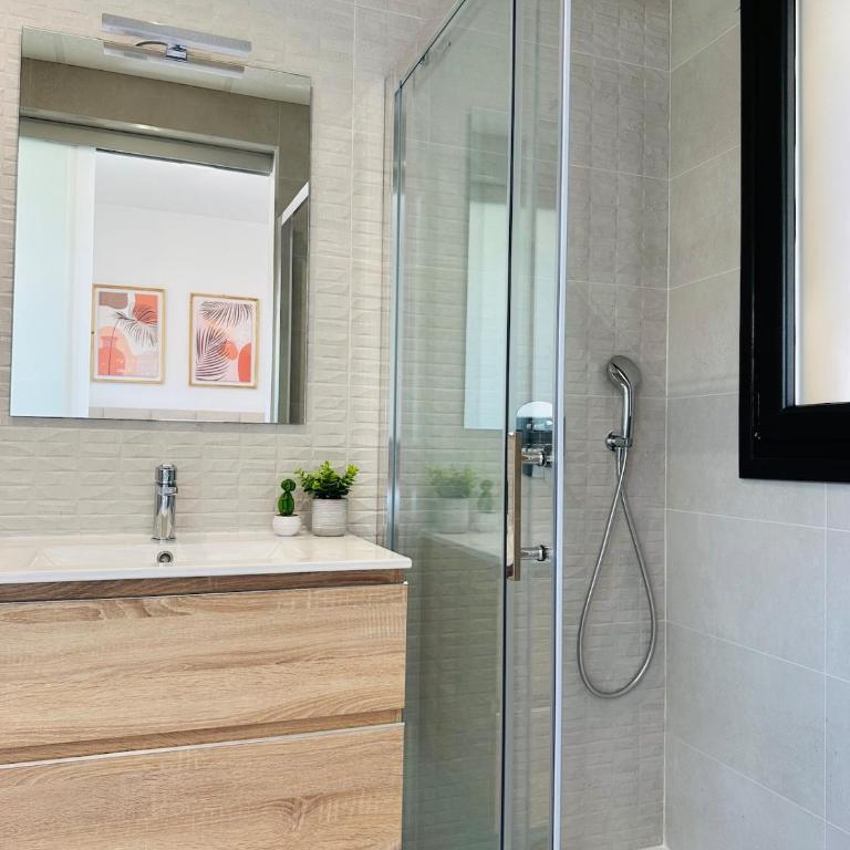 Beleef Spanje new luxury apartment with sea view - Apartamento de 2 dormitorios - 18