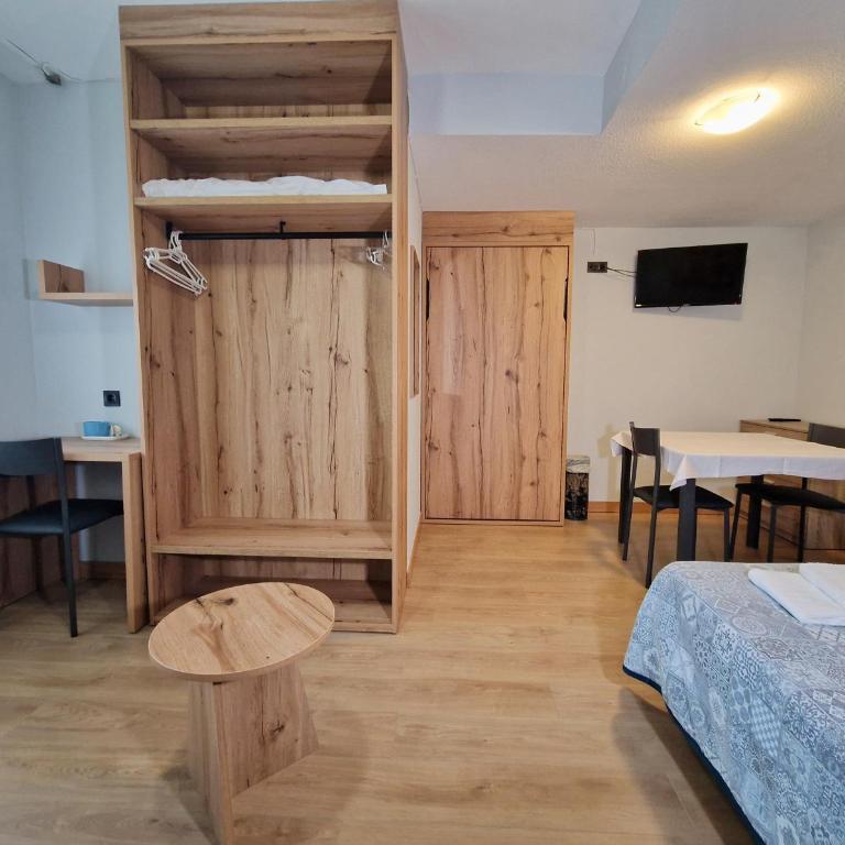Pensión Meson del Barro - Pamplonabeds - Habitación Triple con baño compartido - 14