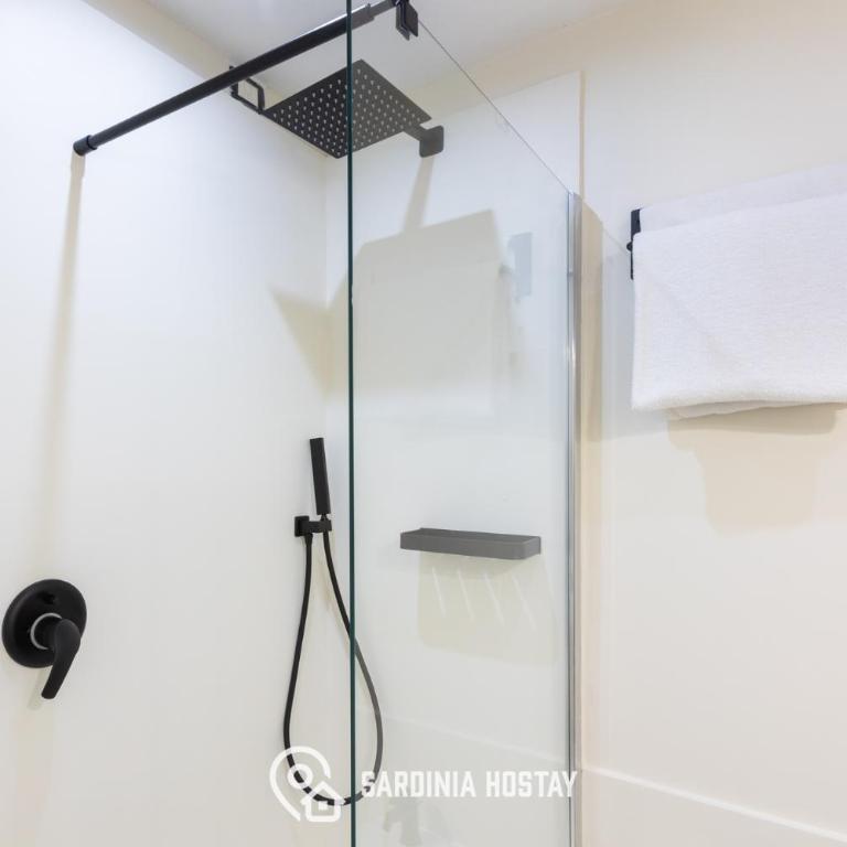 Maison Garibaldi - Camera Matrimoniale con Bagno Privato - 10