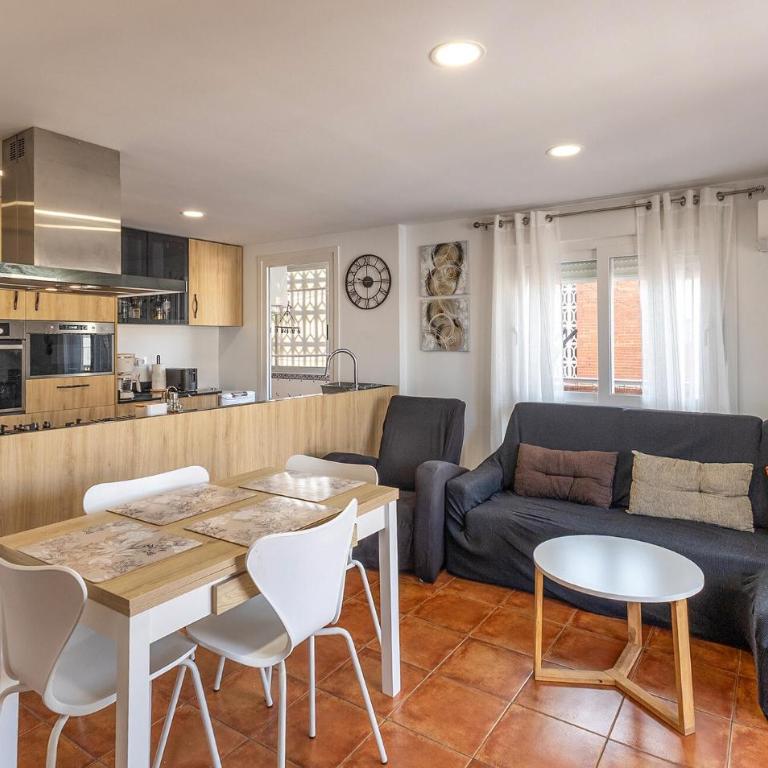 Awesome Apartment In Santa Pola - Apartamento de 2 dormitorios - 3