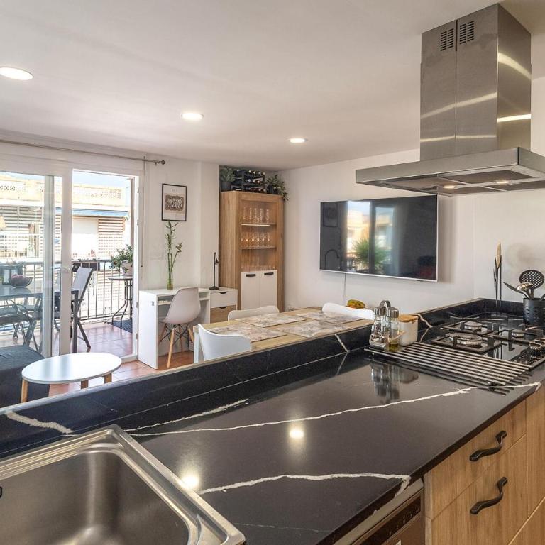 Awesome Apartment In Santa Pola - Apartamento de 2 dormitorios - 9