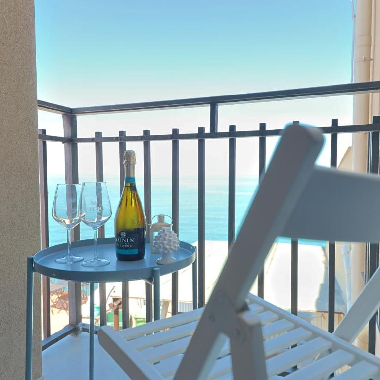 Casanova Rooms and Apartment to Rent - Camera Tripla con Vista Mare - 4