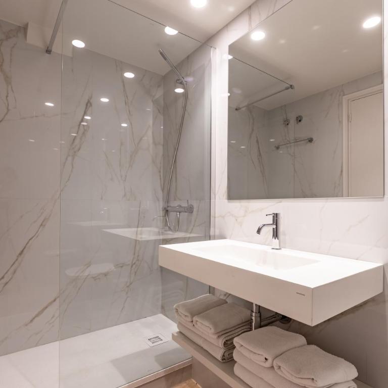 Mirador 1840 - Three-Bedroom Apartment - 20