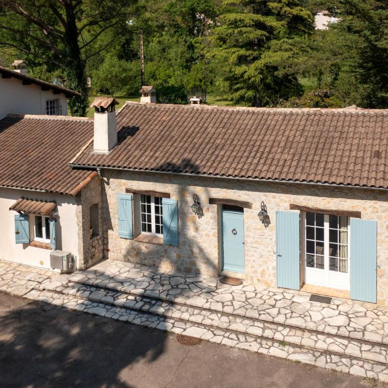 Spacious villa in Tourrettes-sur-Loup with Private Lake access Sleep 16 - Villa - 44