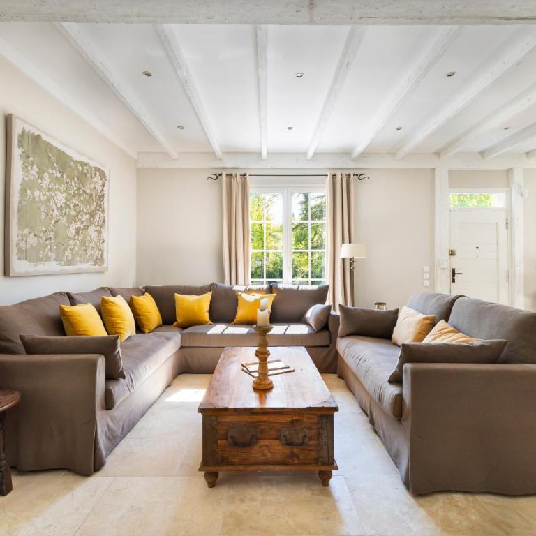 Spacious villa in Tourrettes-sur-Loup with Private Lake access Sleep 16 - Villa - 40