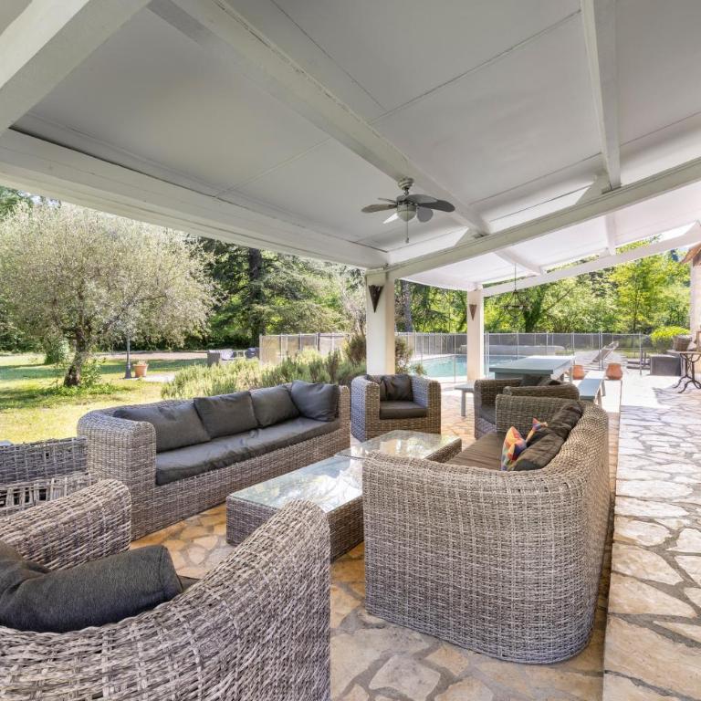Spacious villa in Tourrettes-sur-Loup with Private Lake access Sleep 16 - Villa - 45