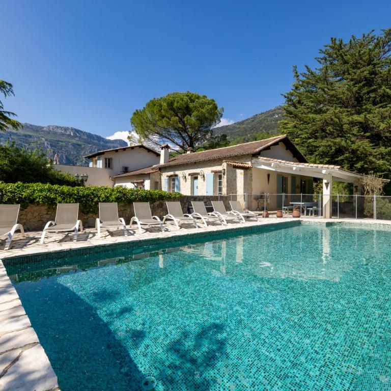 Spacious villa in Tourrettes-sur-Loup with Private Lake access Sleep 16 - Villa - 2