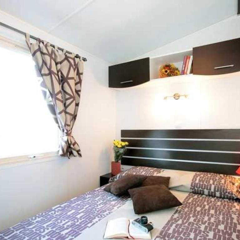 ZEcamping 4 étoiles familial hammam bain à remous et sauna - Three-Bedroom House - 13
