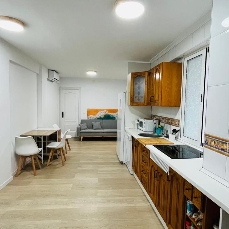 Habitación buena, bonita y barata - Habitación Individual con balcón - 4