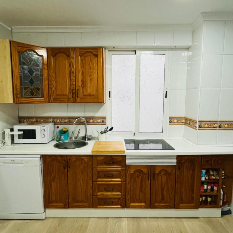 Habitación buena, bonita y barata - Habitación Individual con balcón - 5
