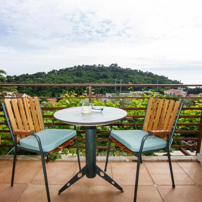 Apartments Ardura - Double Room with Balcony and Sea View - 8