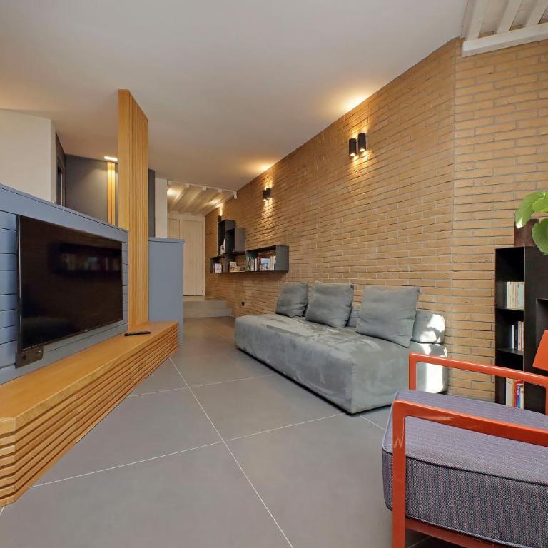 Onofrio - One-Bedroom Loft Apartment with One Queen Bed - 1