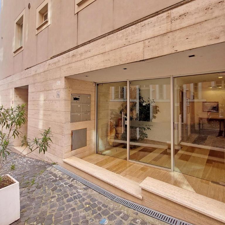 Onofrio - One-Bedroom Loft Apartment with One Queen Bed - 5