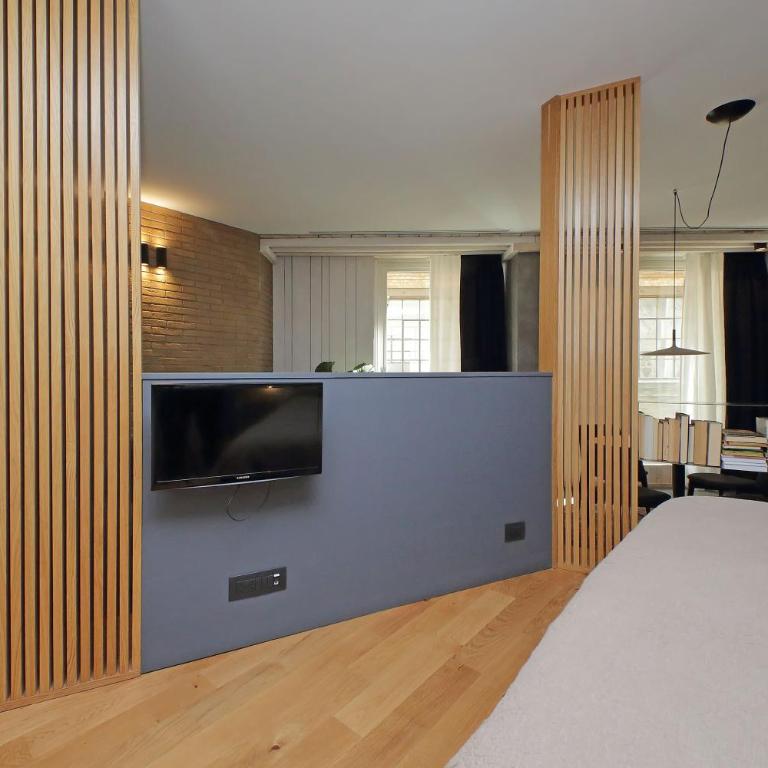 Onofrio - One-Bedroom Loft Apartment with One Queen Bed - 22