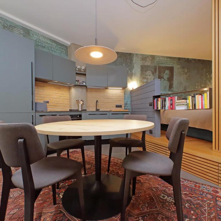 Onofrio - One-Bedroom Loft Apartment with One Queen Bed - 24