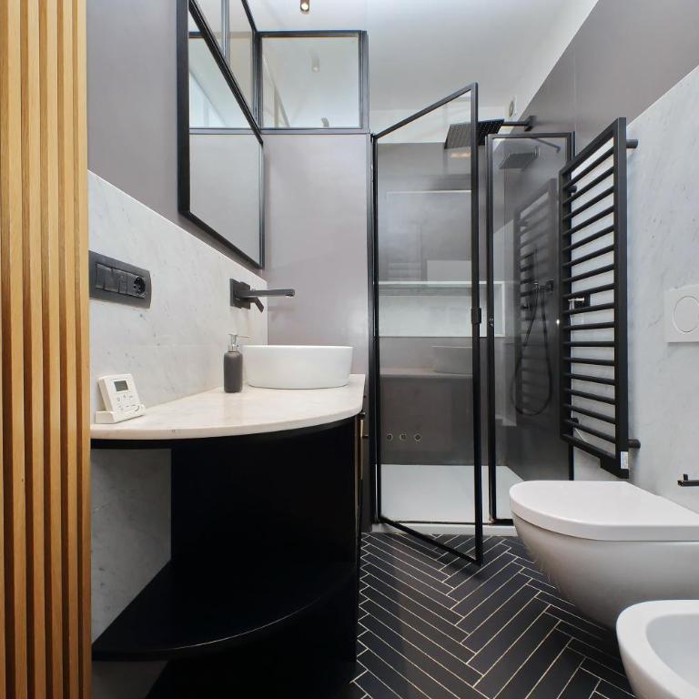 Onofrio - One-Bedroom Loft Apartment with One Queen Bed - 27