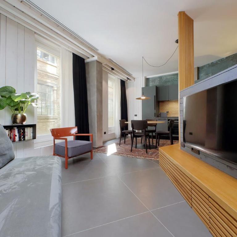 Onofrio - One-Bedroom Loft Apartment with One Queen Bed - 31