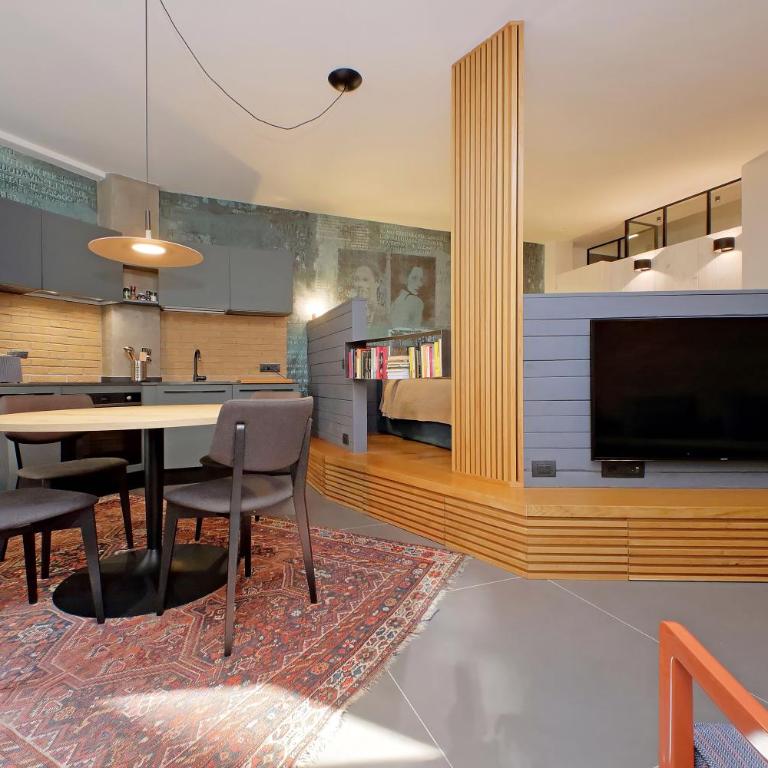 Onofrio - One-Bedroom Loft Apartment with One Queen Bed - 9