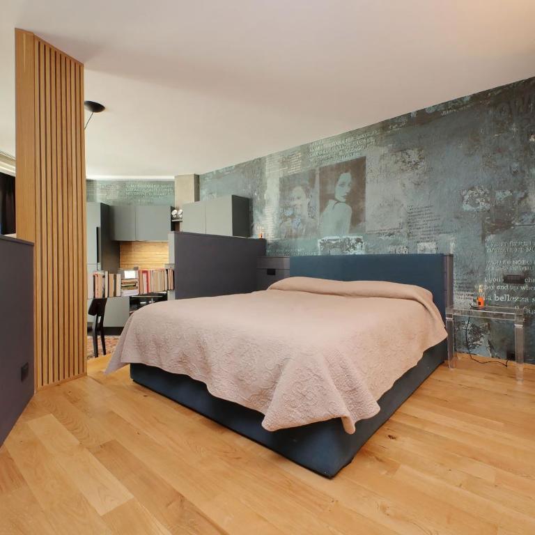 Onofrio - One-Bedroom Loft Apartment with One Queen Bed - 39