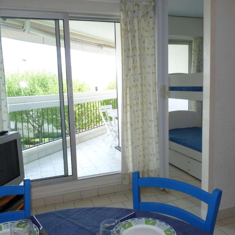 Studio Cabine Moderne Proche Plage avec Loggia et Parking Privé - FR-1-328-112 - Studio - 4