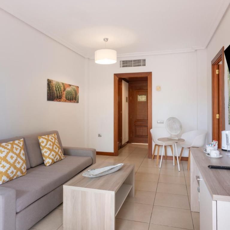 Landmar Costa los Gigantes Family Resort - Suite con vistas al jardín (2 adultos) - 5